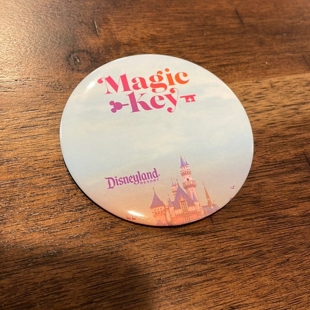3/$15🔴 Disneyland Magic Key Pin Button Annual Passholder Exclusive 2021